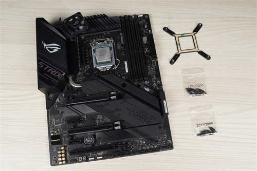 CORSAIR iCUE H100i ELITE CAPELLIX一体式水冷散热器/性能表现依旧，全新设计外型更亮(24)