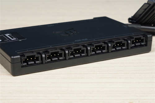 CORSAIR iCUE H100i ELITE CAPELLIX一体式水冷散热器/性能表现依旧，全新设计外型更亮(20)