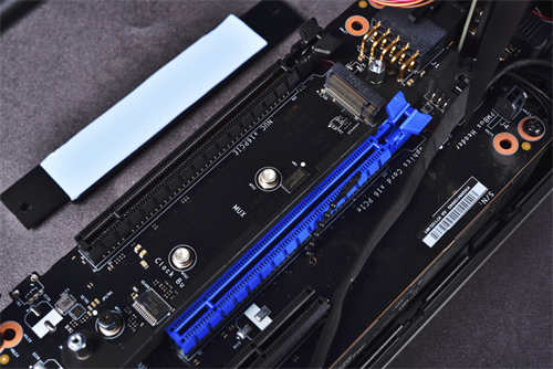 迷你多变Intel NUC 9 Pro Kit开箱测试8核扩充小型电竞机或直播专用机(15)