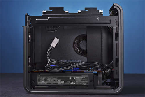 迷你多变Intel NUC 9 Pro Kit开箱测试8核扩充小型电竞机或直播专用机(8)