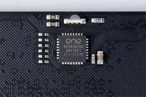 PNY XLR8 DDR4 3200 8Gx2 RGB记忆体/雾面导光RGB灯效、CJR颗粒搭载的优质效能(16)