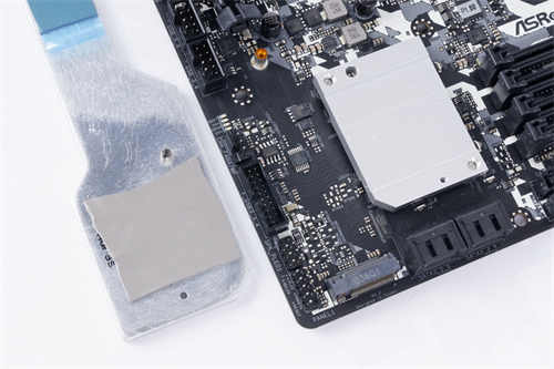ASRock B550M Steel Legend/主流定位、功能与用料可靠的B550中阶主机板选择(6)