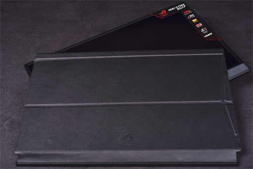 最强17吋可携电竞萤幕ASUS ROG STRIX XG17AHP开箱(3)