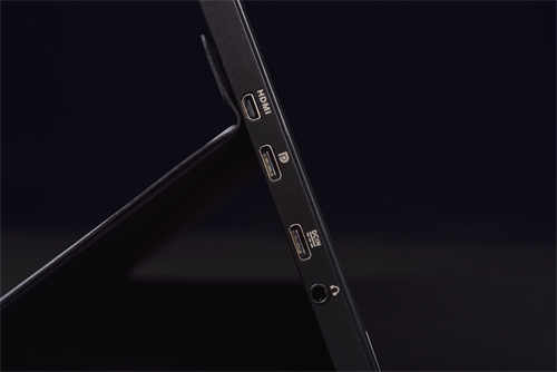 最强17吋可携电竞萤幕ASUS ROG STRIX XG17AHP开箱(9)