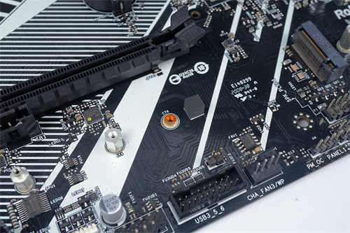 ASRock Z490 PRO4主机板开箱测试/Z490亲民板、K系列处理器入门好选择(9)