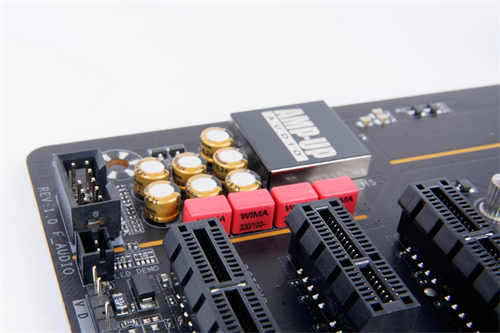 GIGABYTE B550 AORUS PRO AC开箱测试/Fins-Array散热鳍片搭载、平价规格齐全(10)