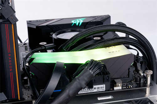 PNY XLR8 DDR4 3200 8Gx2 RGB记忆体/雾面导光RGB灯效、CJR颗粒搭载的优质效能(32)