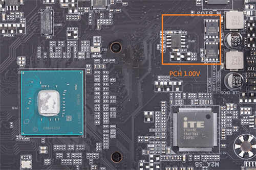 GIGABYTE Z490 AORUS ELITE开箱测试/最平价的Z490 AORUS主机板信仰选择(36)