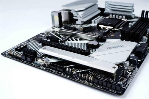 ASRock Z490 PRO4主机板开箱测试/Z490亲民板、K系列处理器入门好选择(11)