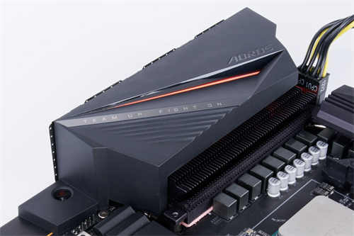 GIGABYTE B550 AORUS PRO AC开箱测试/Fins-Array散热鳍片搭载、平价规格齐全(21)