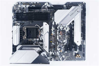华擎ASRock Z490 Steel Legend/银白数位迷彩风格、钢铁传奇般的可靠性(4)