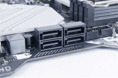 华擎ASRock H470 Steel Legend开箱/针对不超频用户的高规十代主机板好选择(7)