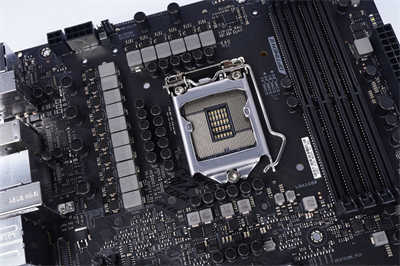 ROG Strix Z490-E Gaming主机板/以下犯上、大大满足，拥有高阶入门配置的主流级产品(21)