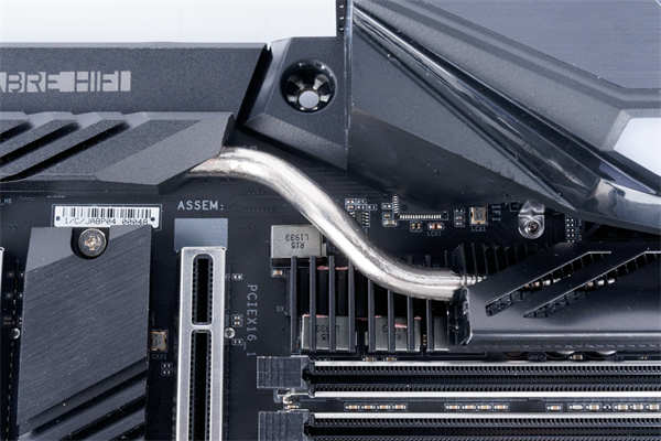 技嘉GIGABYTE TRX40 AORUS MASTER/同价格等级产品唯一搭载5GbE Lan、16+3相Infineon直出供电方案(6)