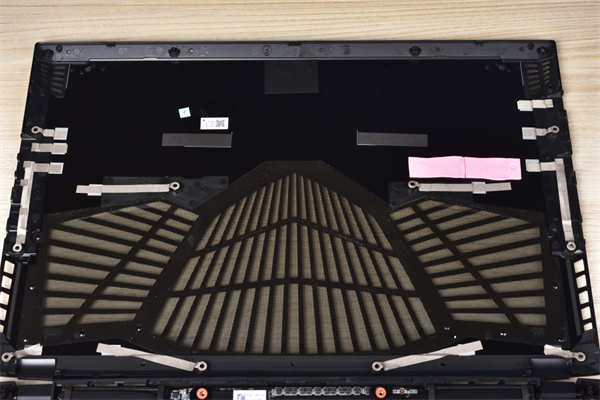 GIGABYTE AERO 17 HDR创作笔电测试报告/4K Pantone校色Studio效能优化(33)