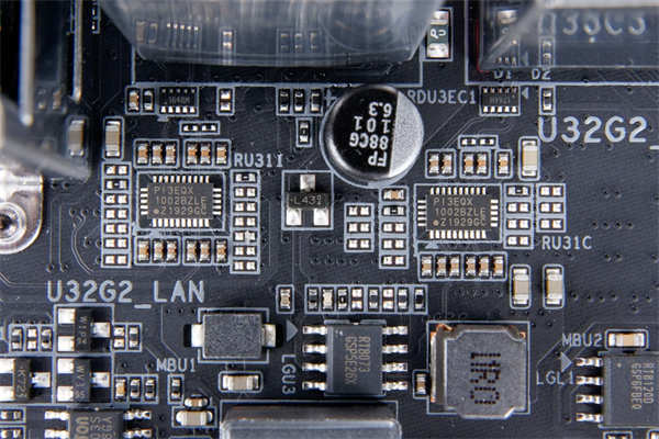 技嘉GIGABYTE TRX40 AORUS MASTER/同价格等级产品唯一搭载5GbE Lan、16+3相Infineon直出供电方案(37)