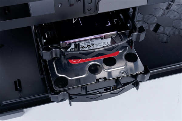 InWin C200创作者专用机壳/足够的 3.5吋硬碟槽与前置U3 Gen2 Type-C，为创作者而生(27)