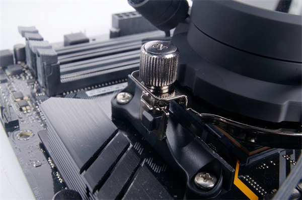Fractal Design Celsius+ S28 Prisma一体式水冷散热器/ARGB 灯效、自家Prisma风扇搭载(20)