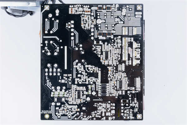 NZXT C850 金牌电源供应器 / 十年保固、全模组设计、全日系电容，接头更丰富(15)