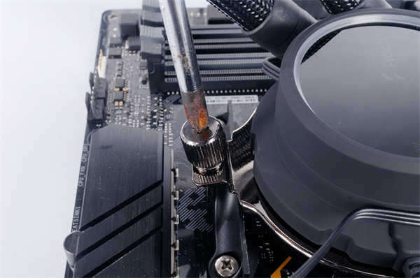Fractal Design Celsius+ S28 Prisma一体式水冷散热器/ARGB 灯效、自家Prisma风扇搭载(21)