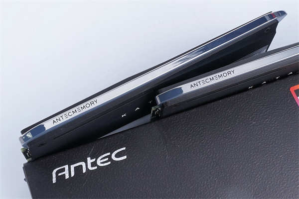 Antec KATANA武士刀DDR4 3200 8Gx2/搭载J-Die的优质超频效能、ARGB 刃の光影强势来袭(11)
