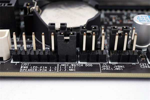 SuperMicro X11SRA-F 主机板开箱测试 / C422 晶片组、商用定位、Cascade Lake-W 支(11)