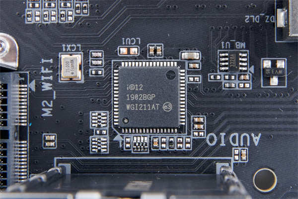 技嘉GIGABYTE TRX40 AORUS MASTER/同价格等级产品唯一搭载5GbE Lan、16+3相Infineon直出供电方案(28)