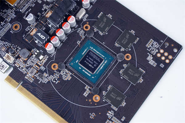 ZOTAC GAMING  GTX 1650 OC GDDR6 显示卡开箱测试 / 单风扇小巧外型、记忆体 GDDR6(10)