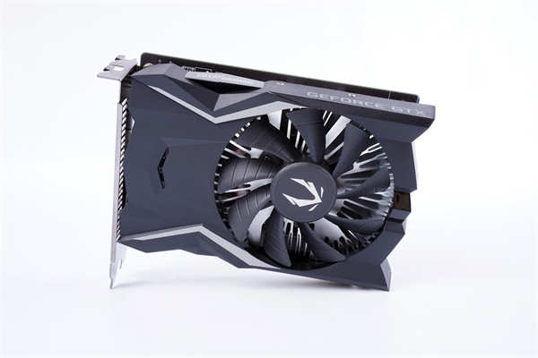 ZOTAC GAMING  GTX 1650 OC GDDR6 显示卡开箱测试 / 单风扇小巧外型、记忆体 GDDR6(2)