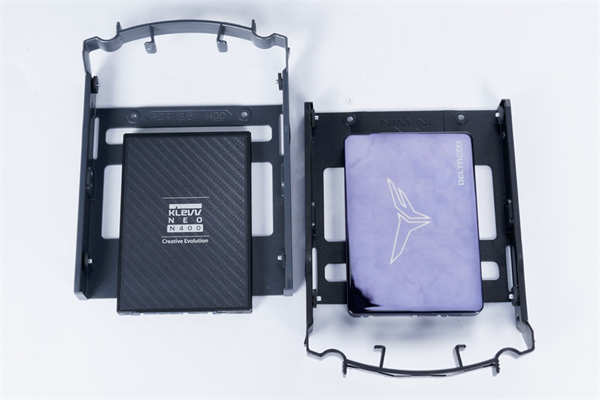 InWin C200创作者专用机壳/足够的 3.5吋硬碟槽与前置U3 Gen2 Type-C，为创作者而生(24)