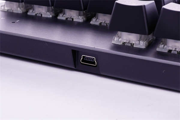 曜越NEPTUNE海王星RGB青轴 机械键盘/功能简化，造型更紧凑(15)