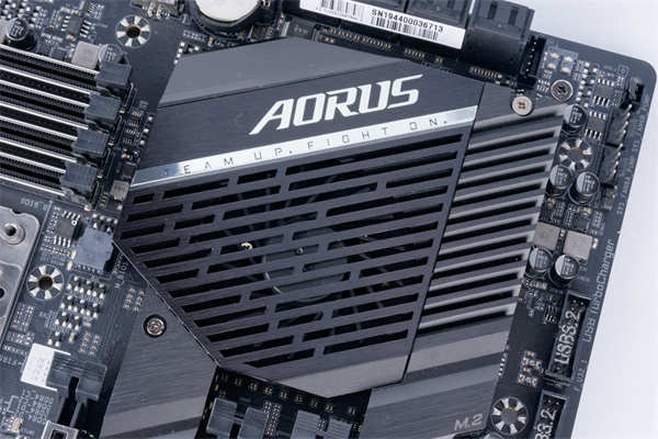 技嘉GIGABYTE TRX40 AORUS MASTER/同价格等级产品唯一搭载5GbE Lan、16+3相Infineon直出供电方案(7)