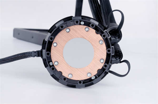 Fractal Design Celsius+ S28 Prisma一体式水冷散热器/ARGB 灯效、自家Prisma风扇搭载(16)