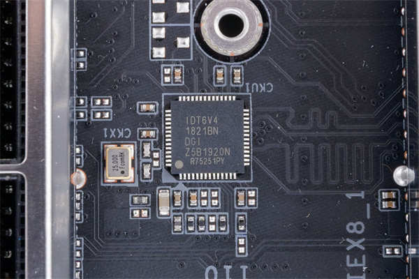 技嘉GIGABYTE TRX40 AORUS MASTER/同价格等级产品唯一搭载5GbE Lan、16+3相Infineon直出供电方案(41)