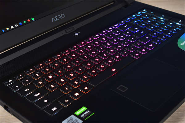 GIGABYTE AERO 17 HDR创作笔电测试报告/4K Pantone校色Studio效能优化(25)