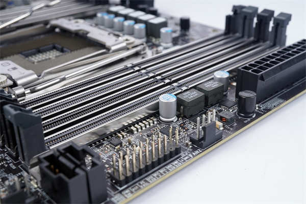 SuperMicro X11SRA-F 主机板开箱测试 / C422 晶片组、商用定位、Cascade Lake-W 支(16)