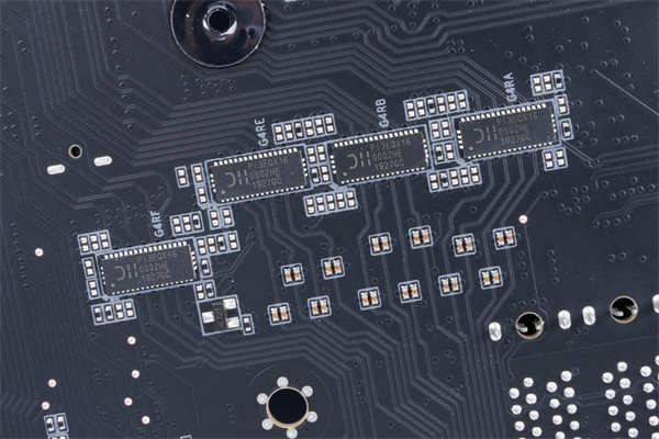 技嘉GIGABYTE TRX40 AORUS MASTER/同价格等级产品唯一搭载5GbE Lan、16+3相Infineon直出供电方案(40)