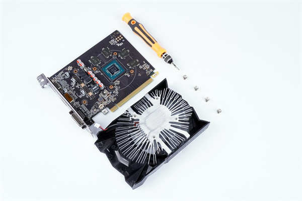 ZOTAC GAMING  GTX 1650 OC GDDR6 显示卡开箱测试 / 单风扇小巧外型、记忆体 GDDR6(7)