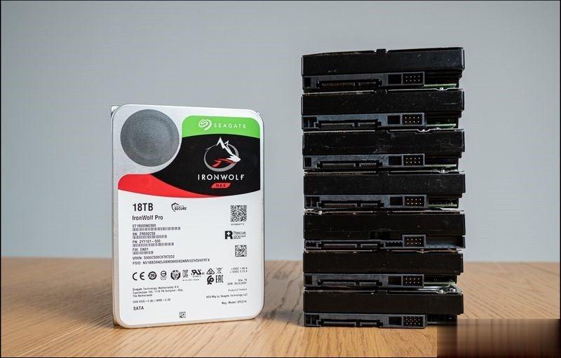 更大的容量 更安全的使用 全新Seagate IronWolf Pro NAS 18TB HDD 开箱