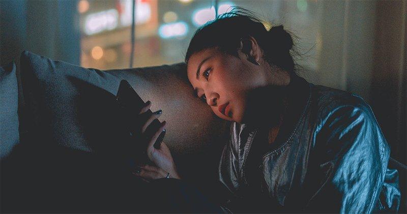 手机、平板上的「夜间模式」真的能不影响睡眠吗？