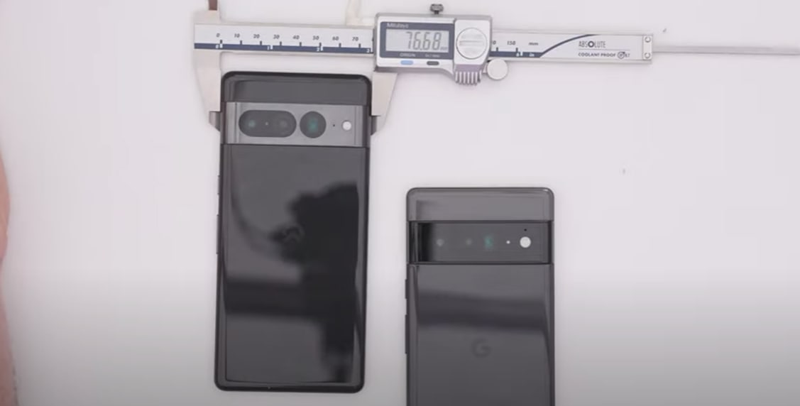 谷歌 Pixel 7/7 Pro 原型机上手视频曝光,后者边框更窄(2)