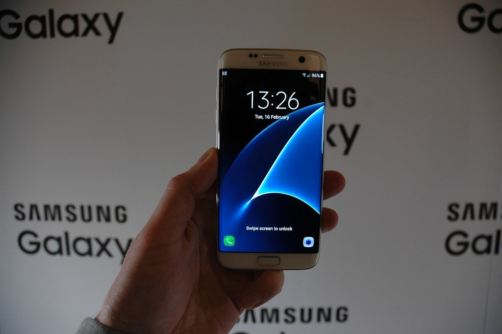 三星为 Galaxy S7 / S8 等多款老机型发布固件更新,提升 GPS 稳定性