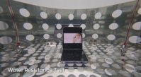 三星公布 Galaxy Z Fold4 / Flip4 折叠屏手机工厂测试视频，放在水中浸泡