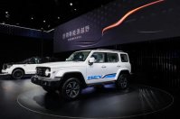 长城汽车坦克 300 HEV / 500 PHEV 正式亮相：基于越野超级混动架构，年内面向全球预售