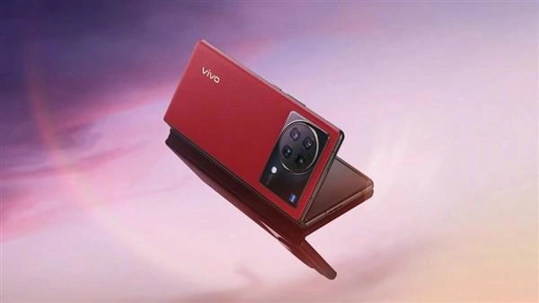 vivo X Fold2 折叠屏手机安兔兔跑分曝光,总分达 131 万 +(1)