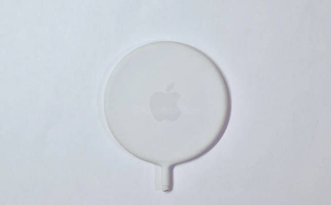 苹果 MagSafe 充电器早期原型曝光：橡胶外壳、Logo 醒目(1)