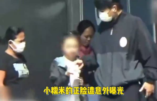 小糯米的近照曝光 刘丹就着装又博流量