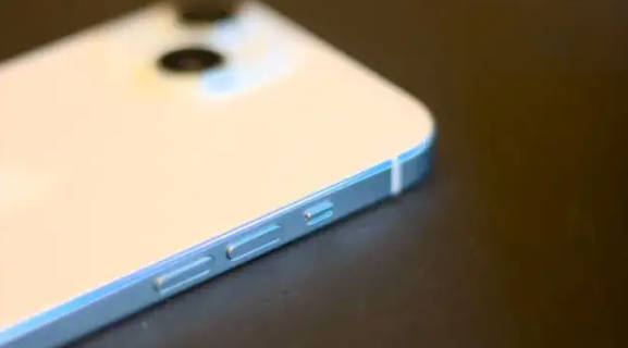 苹果 iPhone 16 渲染：后摄垂直排列、引入操作按钮和拍照按钮(1)