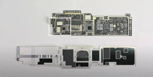 苹果 M3 基础款 MacBook Air 拆解:确认改用 2 个 128GB 存储芯片(2)
