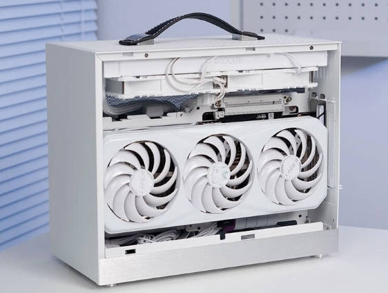 闪鳞推出 S500 V2 ITX 小钢炮机箱(1)